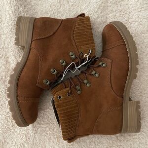 NWT - Women’s Faux Suede Fur Brown Boots - Size 7 - Target